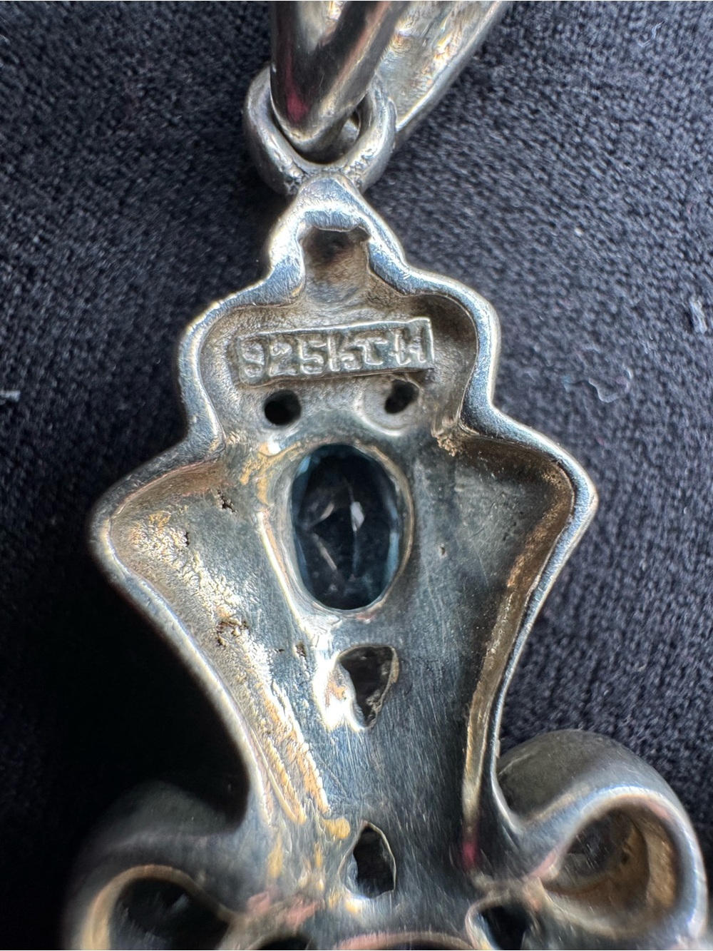 Sterling silver cross pendant with real stones - Picture 3 of 4